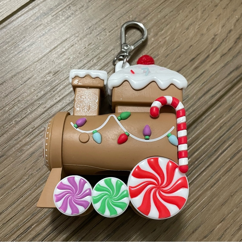 2024 Bath and Body Works Gingerbread Christmas Train Pocketbac Light and Sound - Picture 1 of 7